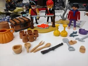 Playmobile 3794 Pirate Camp Pig Roast Bundle Parts Figures